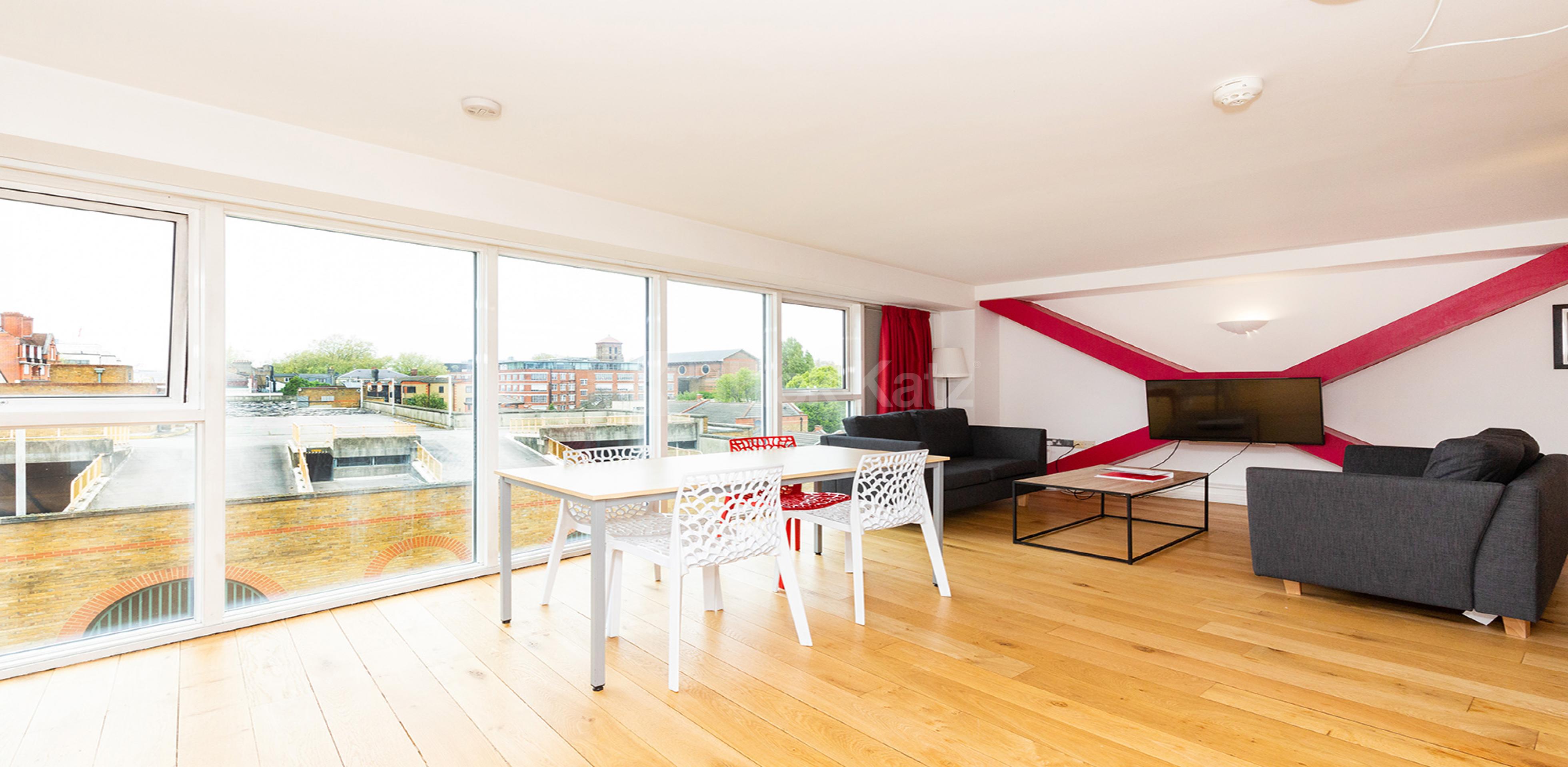 			CENTRAL ZONE 1 LOCATION!, 2 Bedroom, 2 bath, 1 reception Flat			 Farringdon Road, CLERKENWELL / HOLBORN EC1R